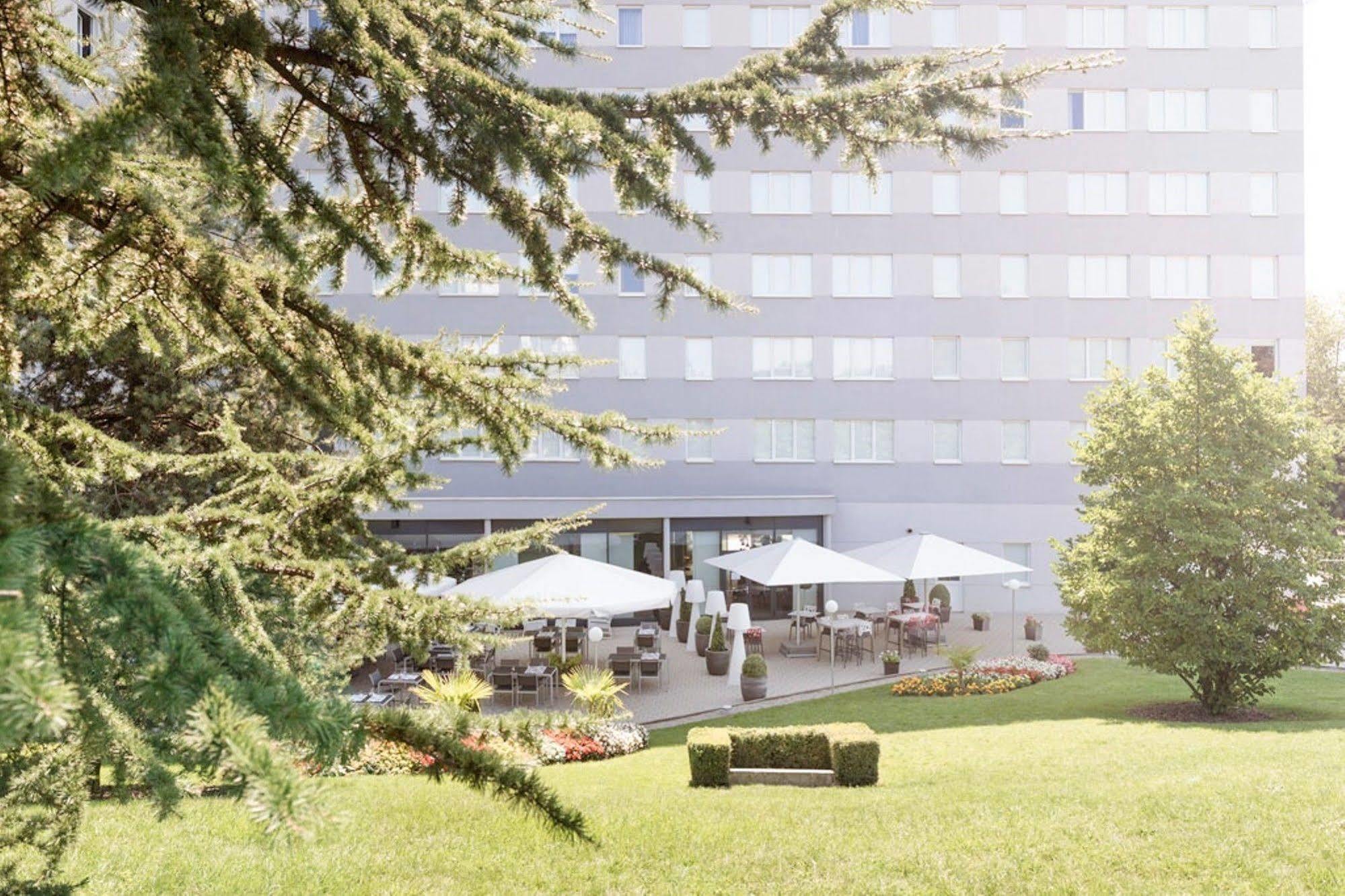 Novotel Geneve Aeroport Hotel 4*